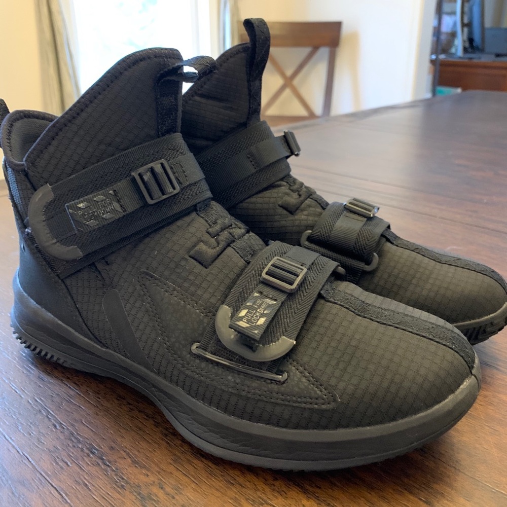 Nike Lebron Soldiers XIII (Does not include box)